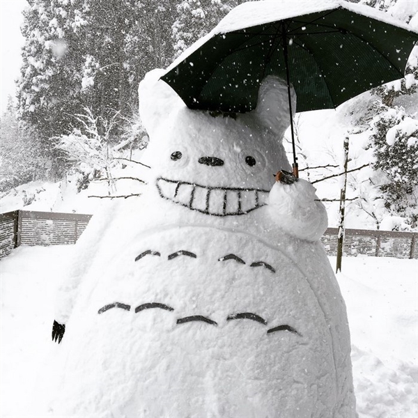日本网友狂晒雪人作品 童话照进现实了！