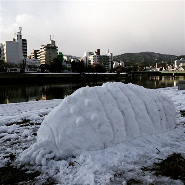日本网友狂晒雪人作品 童话照进现实了！