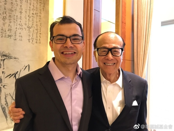 李嘉诚会见AlphaGo之父 称投资DeepMind是可贵缘份