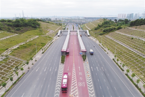 广西南宁公共交通事业发展迅猛 高铁让百姓生活“提速”