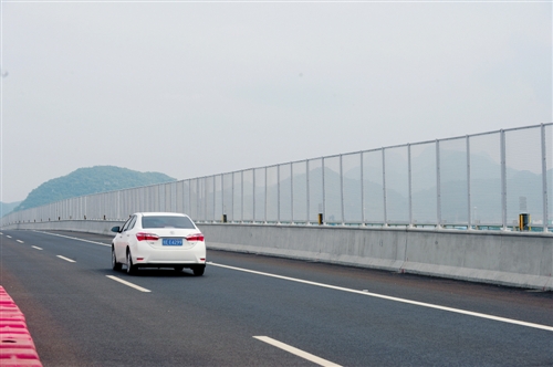广西柳南高速将建成双向八个车道 坡度较大路段进行调整