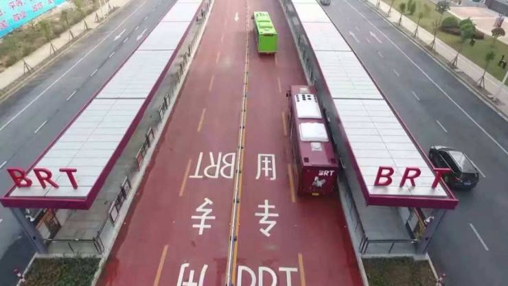 广西南宁BRT2号线开始运行测试 园博园运营前免费载客
