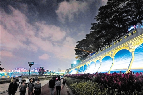500米灯光秀点亮南宁邕江南岸 市民可以从4个视角观赏