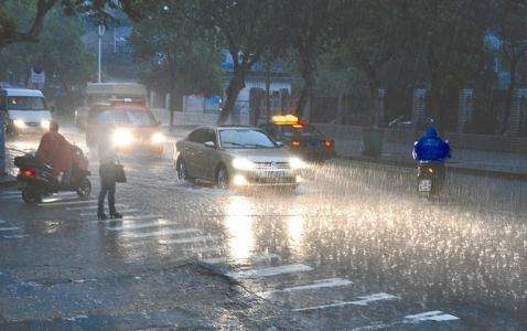 广西贺州来宾等9市有中到大雨 局地暴雨伴强对流天气
