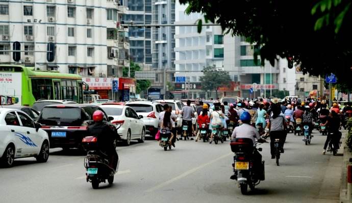 广西启动“飓风行动”，严查摩托车电单车违法行为