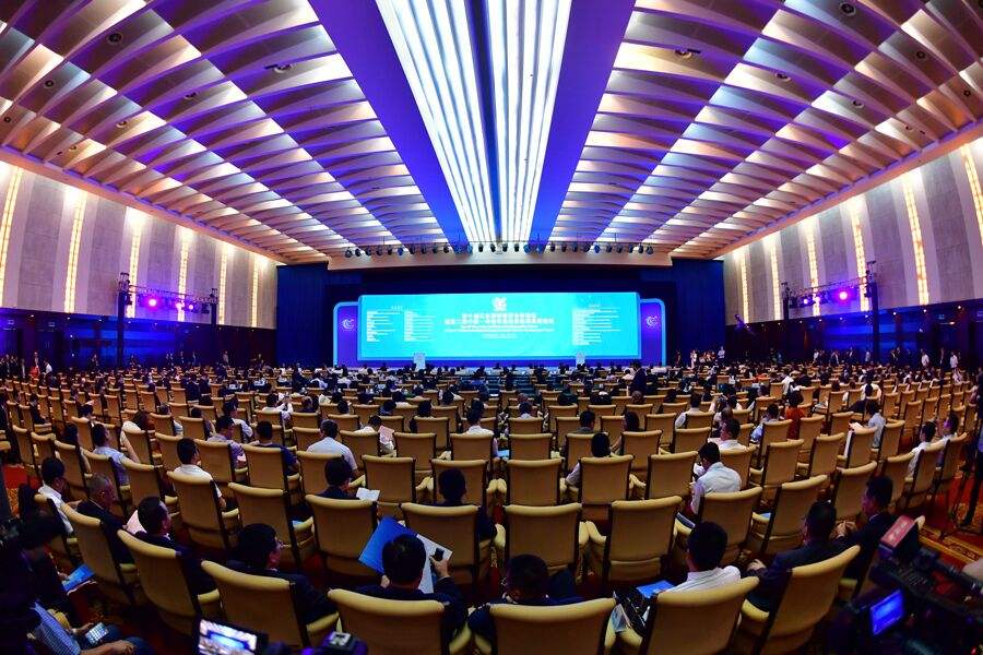 第十一届泛北部湾经济合作论坛10月15日在广西南宁举行，全程中英双语直播